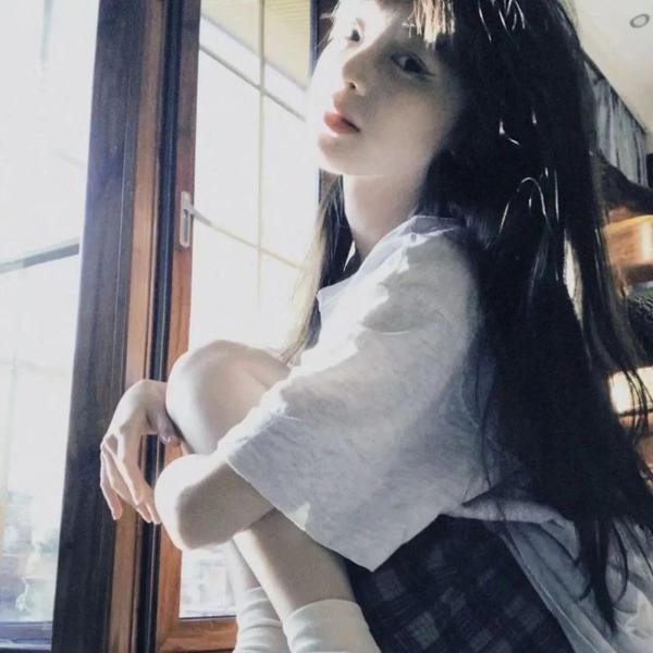 踮起脚尖靠近你